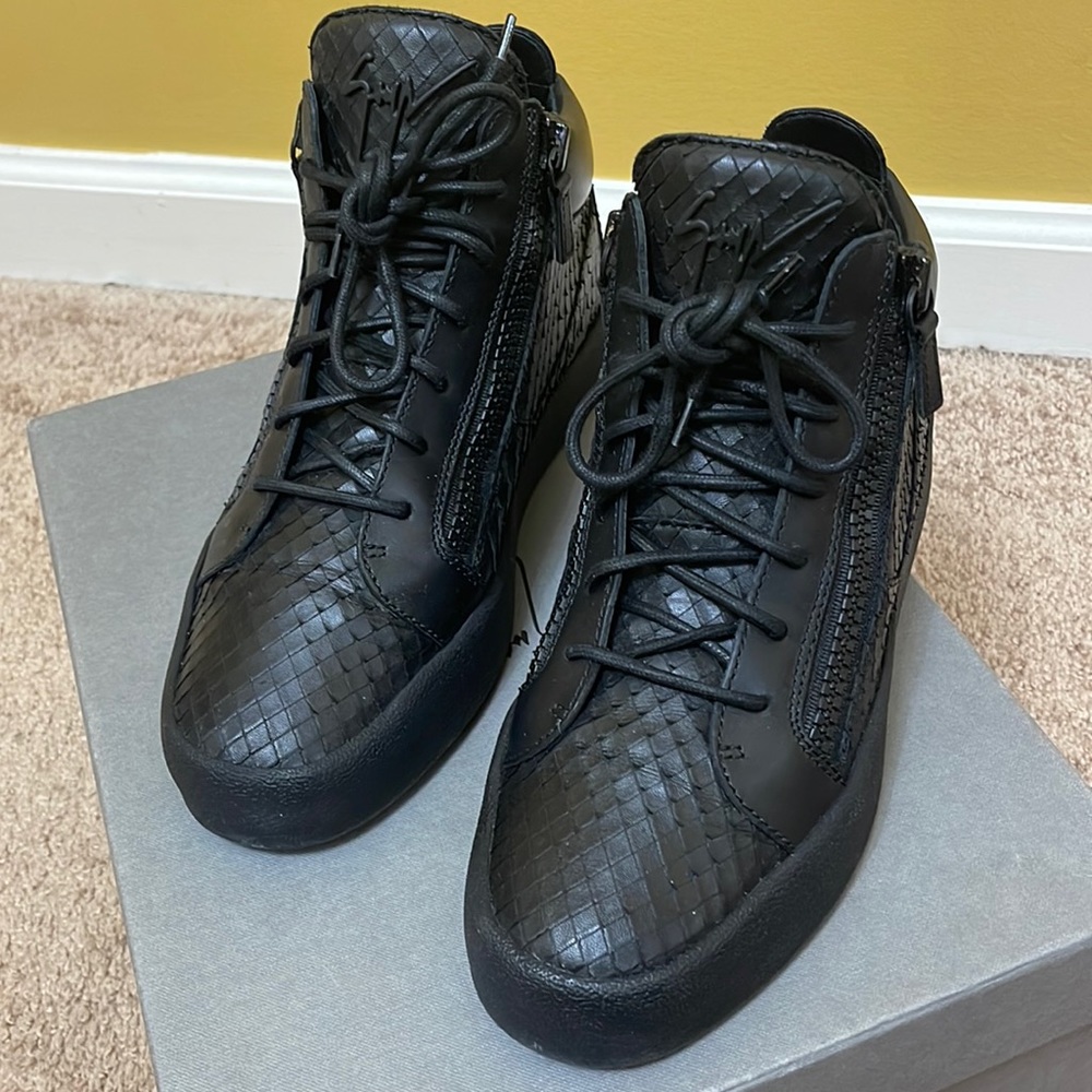 Men’s Guiseppe Zanotti sneakers sz 41
